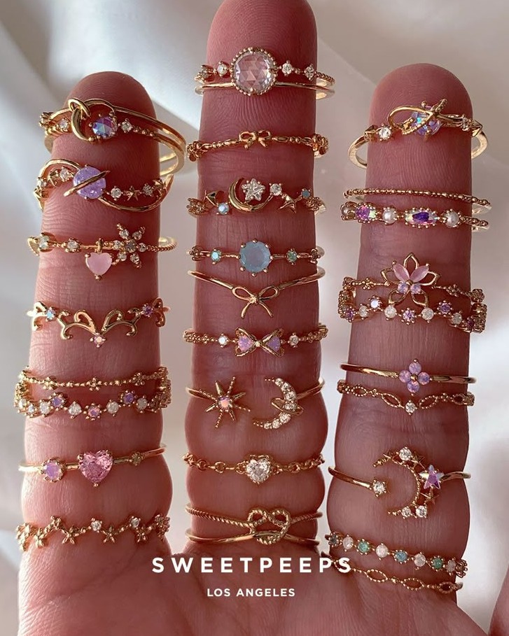 Spoil your arm candy collection_ 🍭